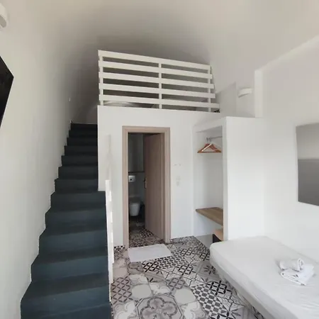 Village Fira (Santorini)